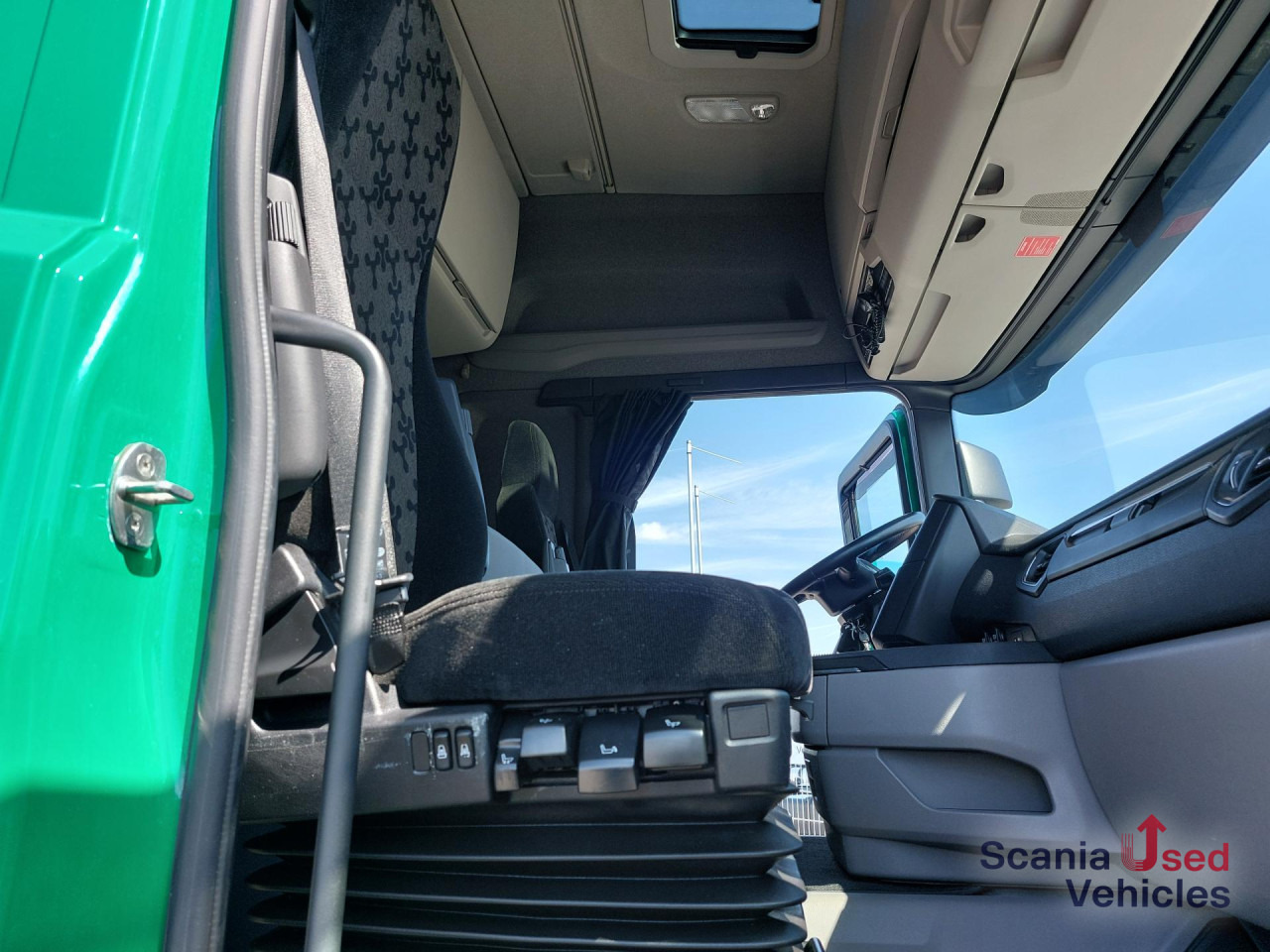 SCANIA R 450 A4X2 EB Volumen Mega Jumbo Standklima DAB - Cabeza tractora: foto 3 SCANIA R 450 A4X2 EB Volumen Mega Jumbo Standklima DAB - Cabeza tractora: foto 3