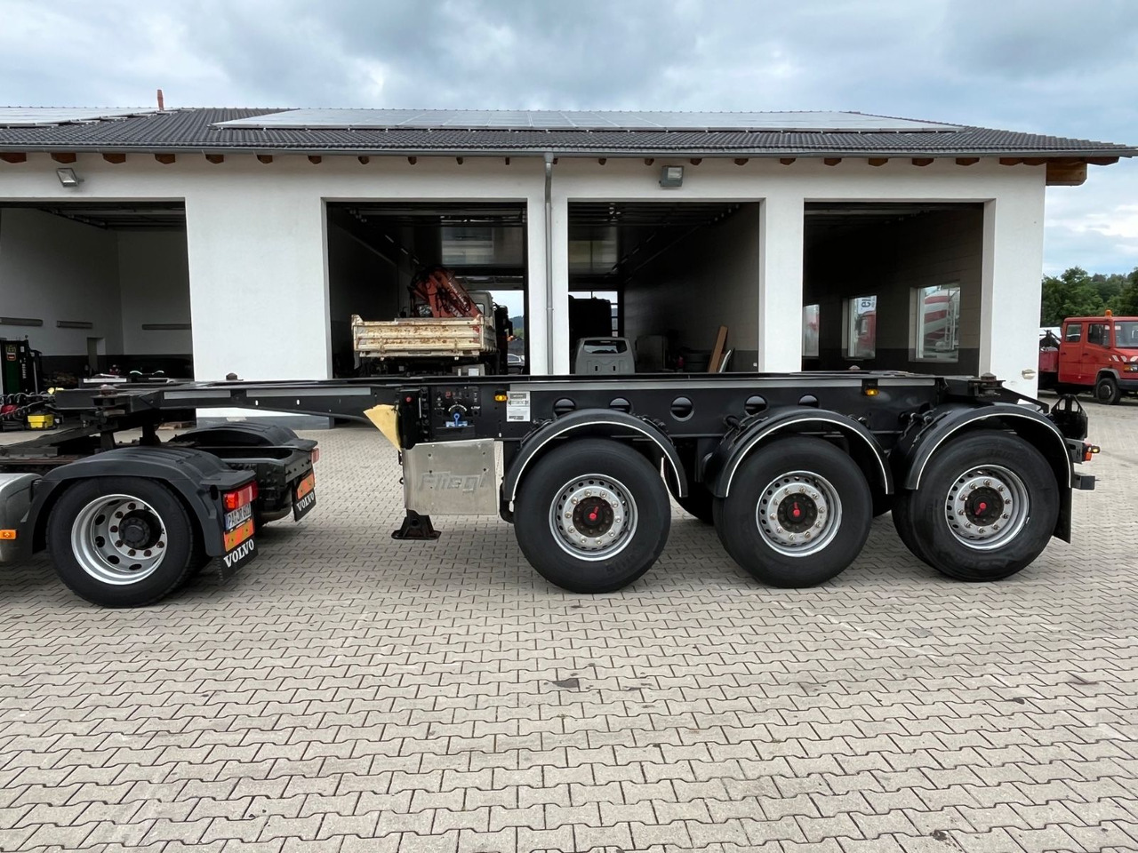 Fliegl Tank Container Chassis 20ft ADR - Semirremolque portacontenedore/ Intercambiable: foto 2 Fliegl Tank Container Chassis 20ft ADR - Semirremolque portacontenedore/ Intercambiable: foto 2