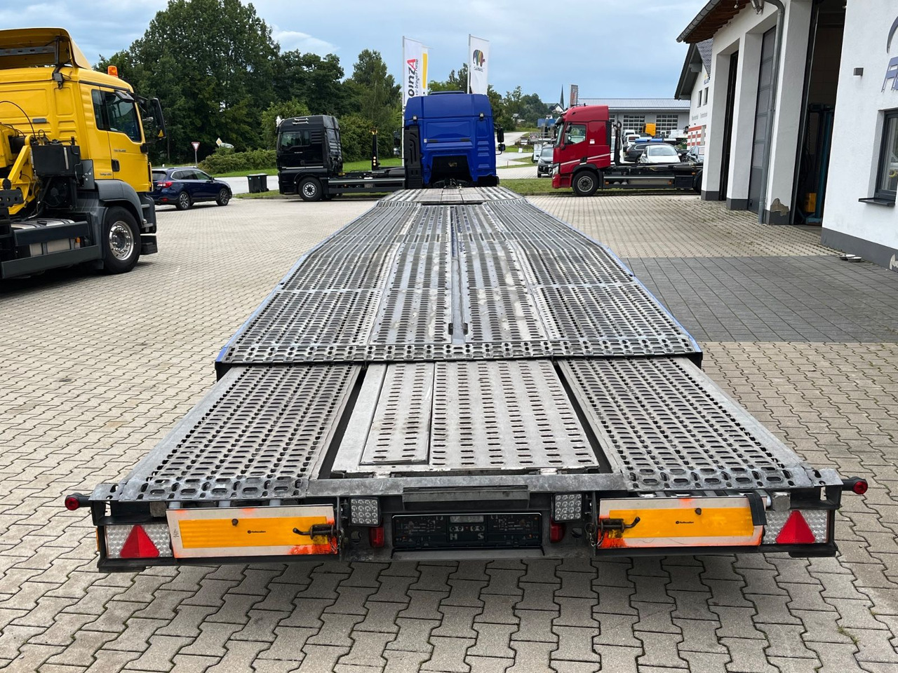 MAN TGL 8.250 Autotransp. mit FVG Ultraliner - Camión portavehículos: foto 3 MAN TGL 8.250 Autotransp. mit FVG Ultraliner - Camión portavehículos: foto 3