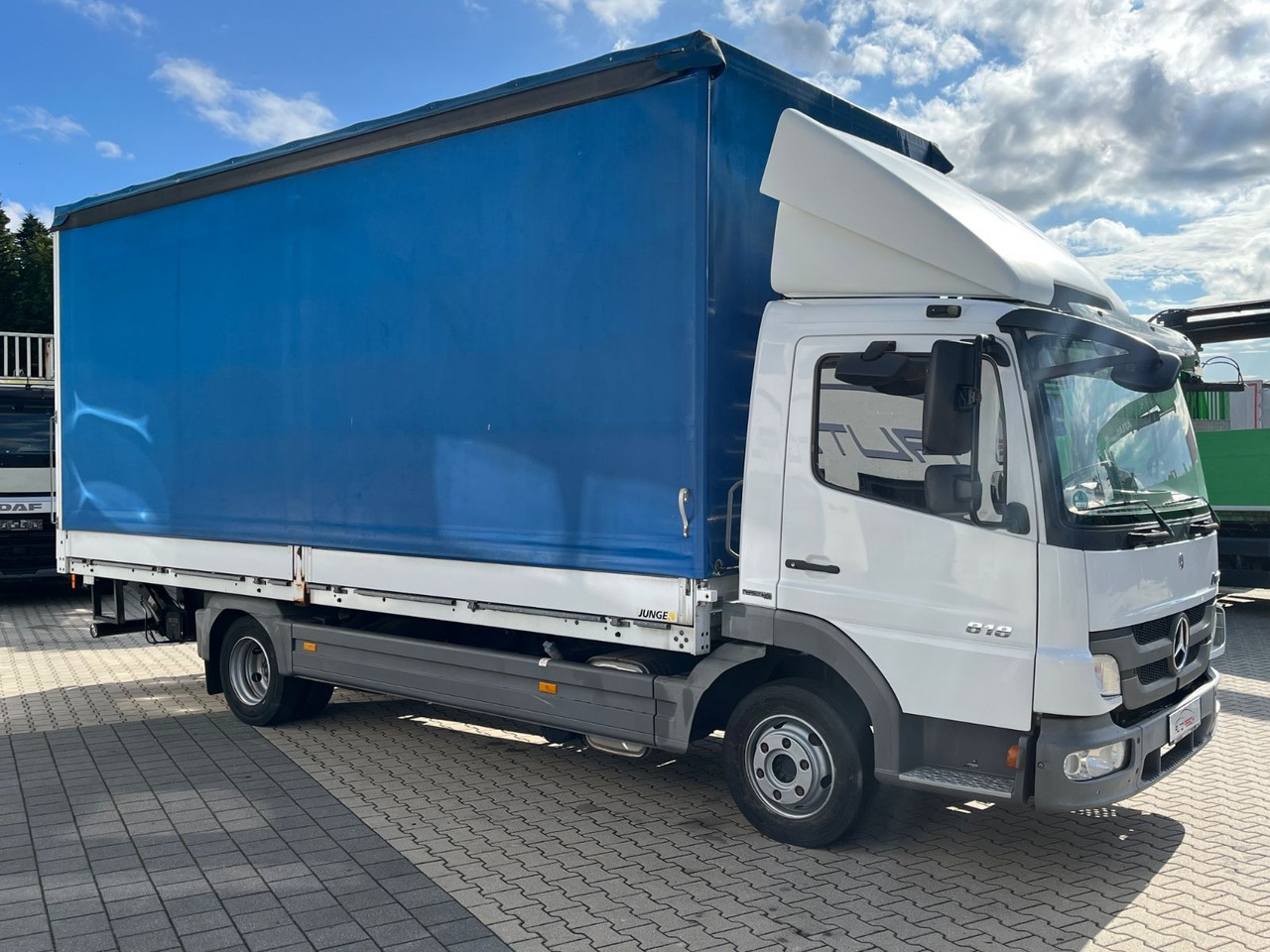Mercedes-Benz Atego 818 Klima Sperre 74100KM 2,70 Ladehöhe - Furgoneta con lona: foto 2 Mercedes-Benz Atego 818 Klima Sperre 74100KM 2,70 Ladehöhe - Furgoneta con lona: foto 2