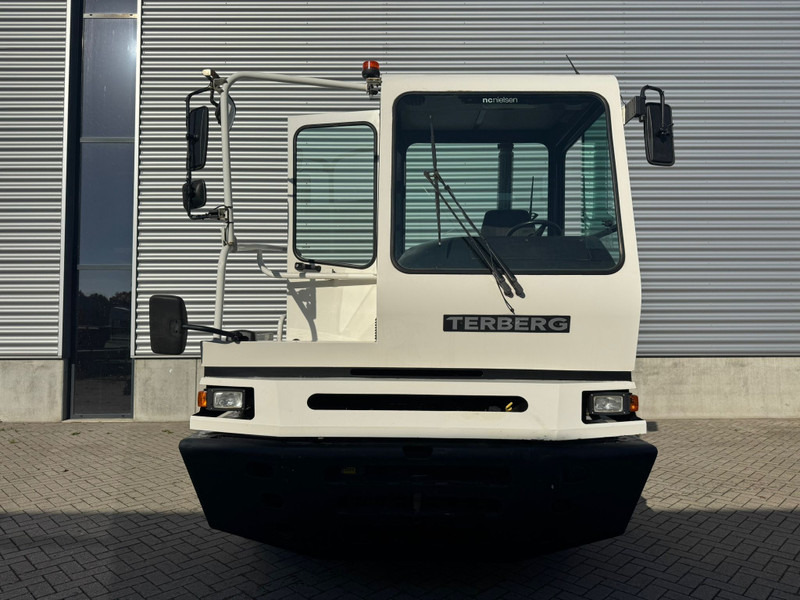 Terberg YT182 / NL Truck - Tractor industrial: foto 4 Terberg YT182 / NL Truck - Tractor industrial: foto 4