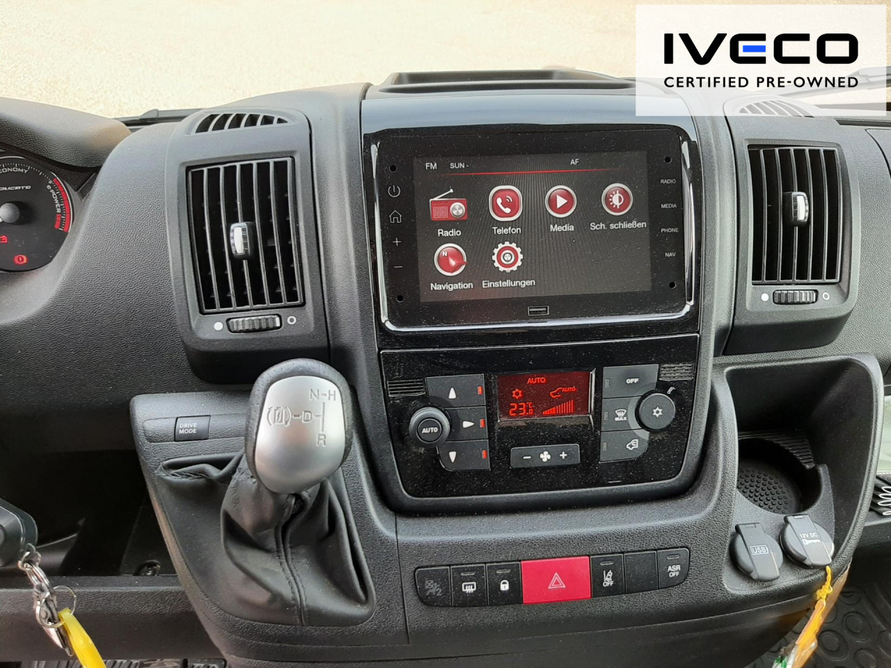 FIAT e-Ducato L2H2 teilverglast (47-kWh) - Furgón, Furgoneta eléctrica: foto 5 FIAT e-Ducato L2H2 teilverglast (47-kWh) - Furgón, Furgoneta eléctrica: foto 5