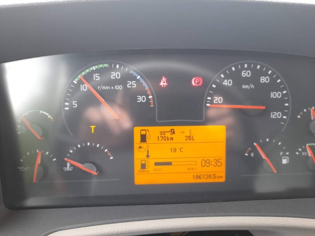 Volvo FL 210 - Camión frigorífico: foto 5 Volvo FL 210 - Camión frigorífico: foto 5