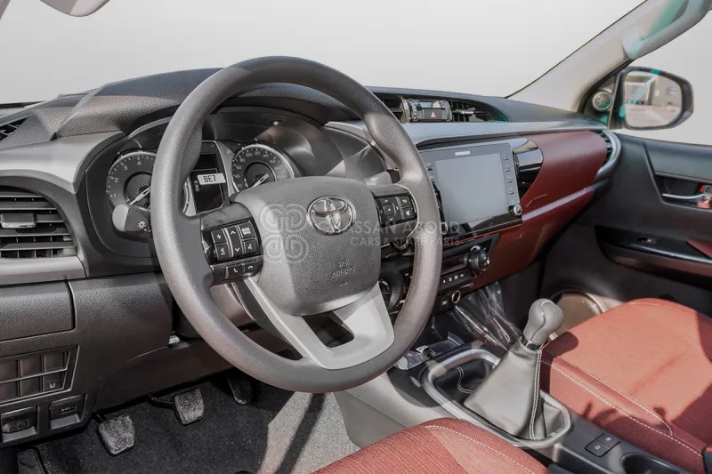 Toyota Hilux 4X4 Double Cabin - Pick-up, Furgoneta combi: foto 5 Toyota Hilux 4X4 Double Cabin - Pick-up, Furgoneta combi: foto 5