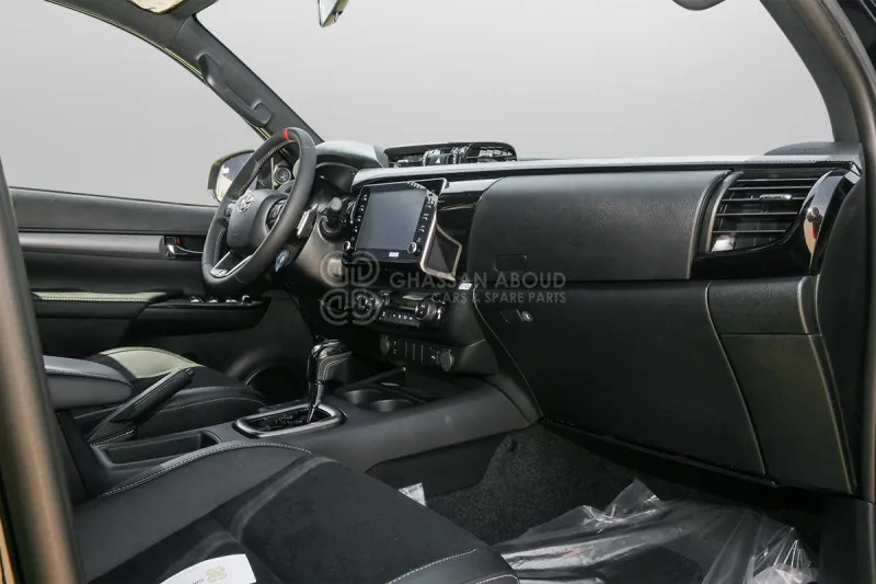 Toyota Hilux 4X4 Double Cabin - Pick-up, Furgoneta combi: foto 4 Toyota Hilux 4X4 Double Cabin - Pick-up, Furgoneta combi: foto 4