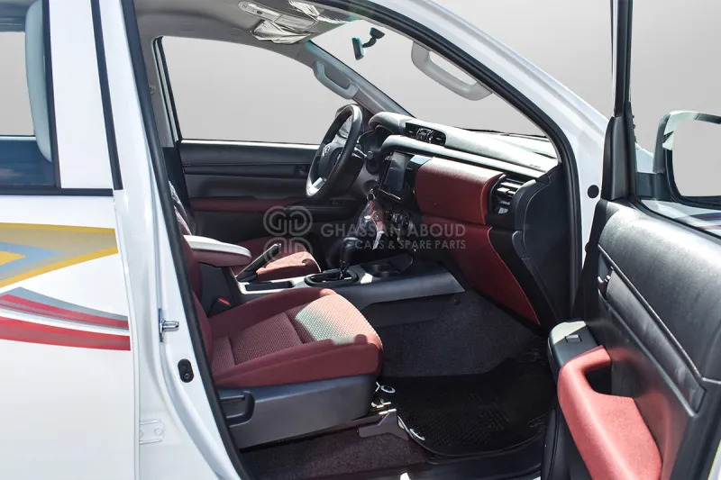 Toyota Hilux 4X4 Double Cabin - Pick-up, Furgoneta combi: foto 5 Toyota Hilux 4X4 Double Cabin - Pick-up, Furgoneta combi: foto 5