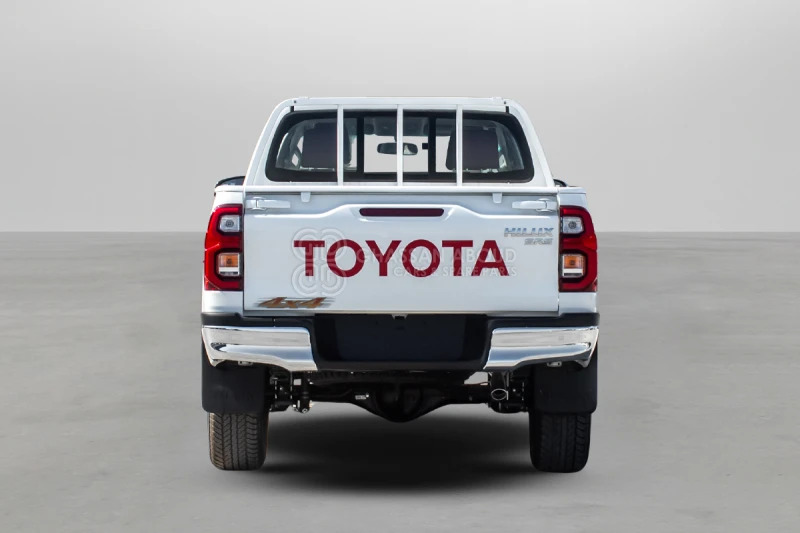 Toyota Hilux 4x4 Double Cabin - Pick-up, Furgoneta combi: foto 3 Toyota Hilux 4x4 Double Cabin - Pick-up, Furgoneta combi: foto 3