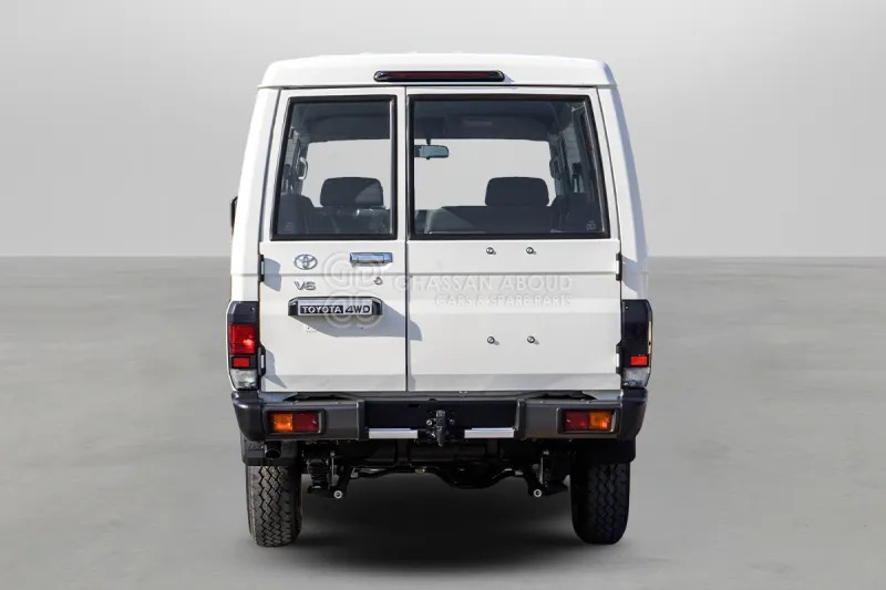 Toyota Land Cruiser HardTop 78 4X4 - Coche: foto 3 Toyota Land Cruiser HardTop 78 4X4 - Coche: foto 3