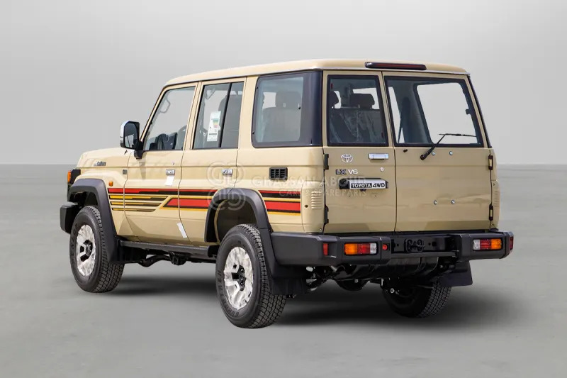 Toyota Land Cruiser HardTop LC76 4X4 - Coche: foto 4 Toyota Land Cruiser HardTop LC76 4X4 - Coche: foto 4