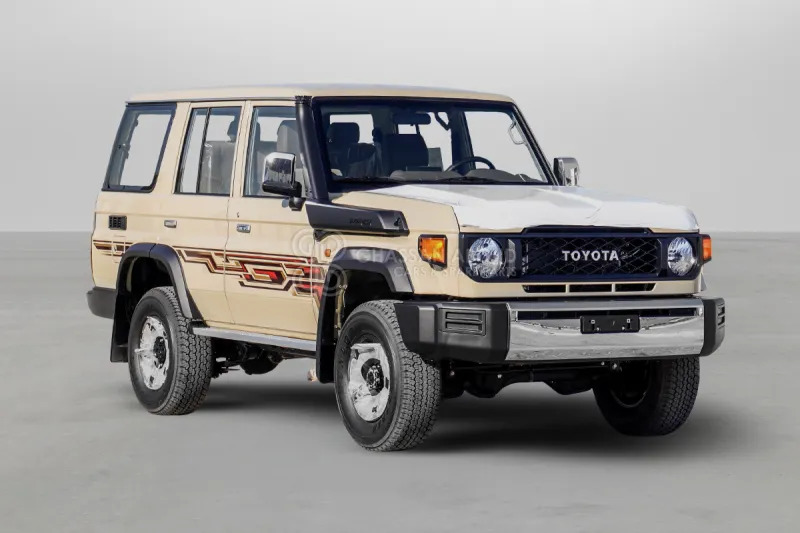 Toyota Land Cruiser HardTop LC76 4X4 - Coche: foto 1 Toyota Land Cruiser HardTop LC76 4X4 - Coche: foto 1