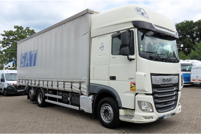 DAF XF 530 6x2 Frigo, lift roof, moving axel, P-cooling, etc - Camión lona: foto 2 DAF XF 530 6x2 Frigo, lift roof, moving axel, P-cooling, etc - Camión lona: foto 2