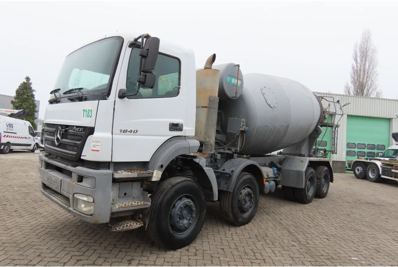 Mercedes-Benz Axor 4140 236540 KM ! BIG AXELS, Manual gearbox, FULL SPRING! 8х4 - Camión hormigonera: foto 2 Mercedes-Benz Axor 4140 236540 KM ! BIG AXELS, Manual gearbox, FULL SPRING! 8х4 - Camión hormigonera: foto 2