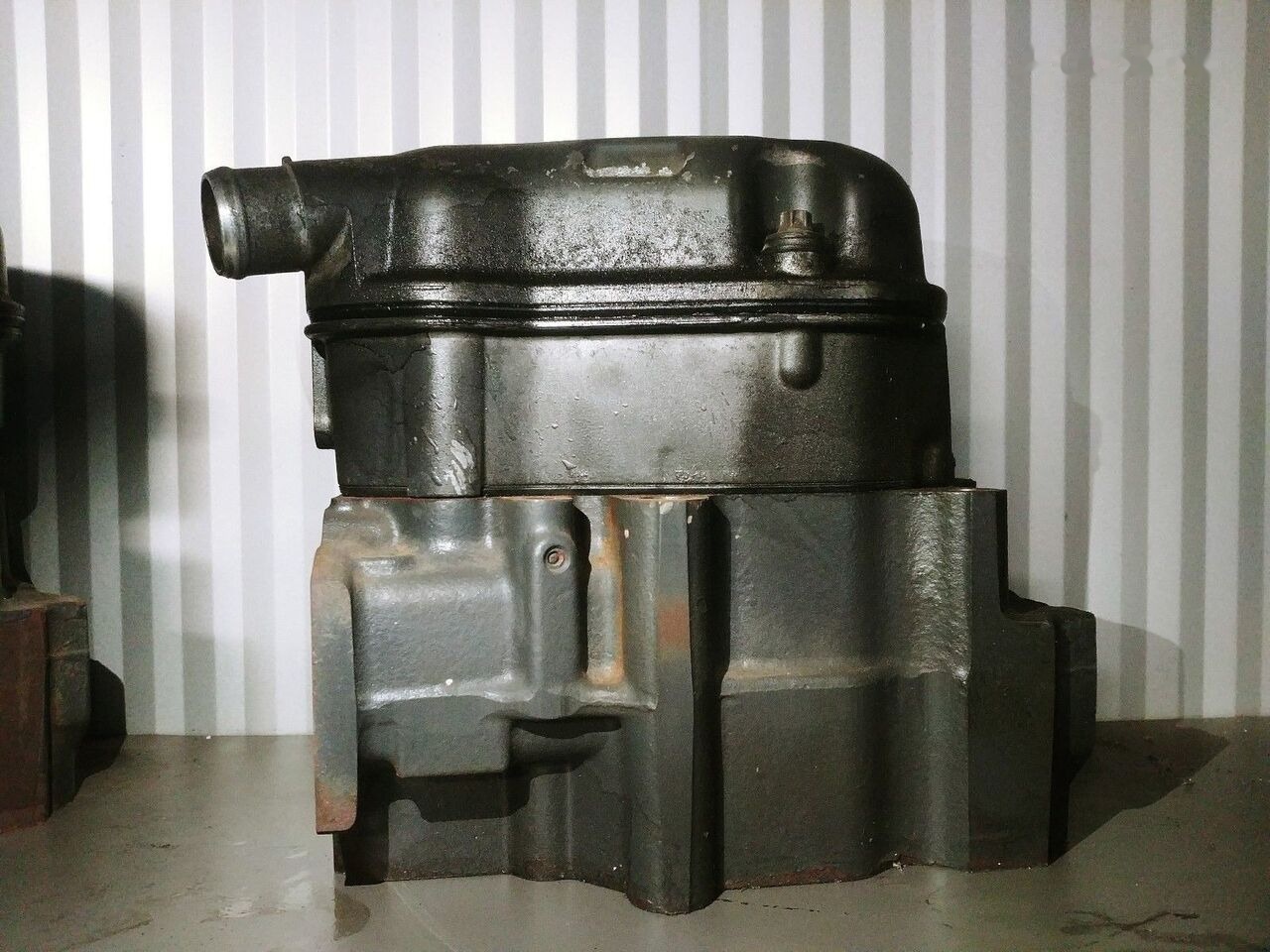 Scania HPI - Cabezal de bloque para Camión: foto 1 Scania HPI - Cabezal de bloque para Camión: foto 1