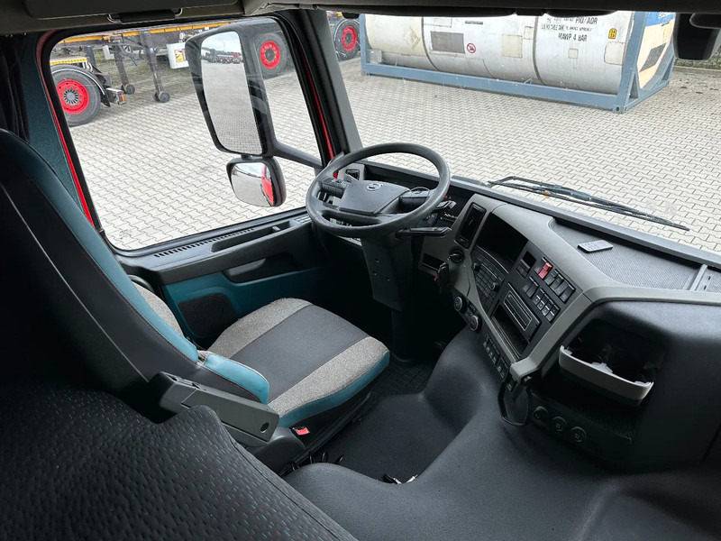 Cabeza tractora Volvo FM 460 Globetrotter, Night-Airco, ADR (FL, AT), EURO-6, ALCOA, VEB, 4x available: foto 13 Cabeza tractora Volvo FM 460 Globetrotter, Night-Airco, ADR (FL, AT), EURO-6, ALCOA, VEB, 4x available: foto 13