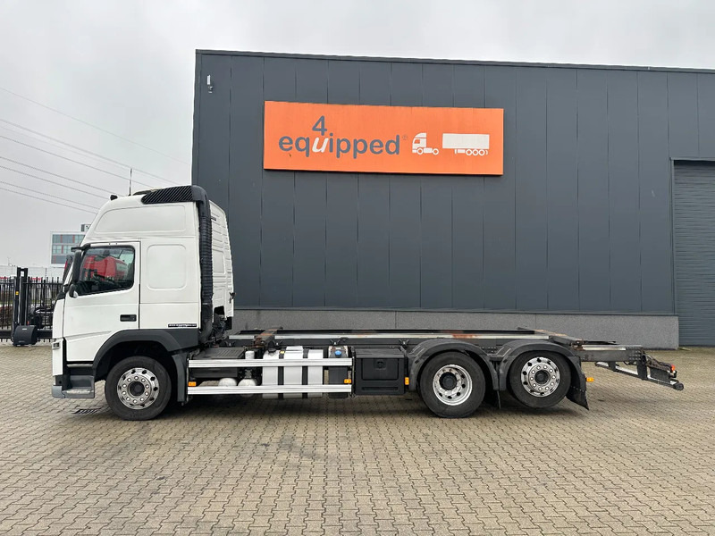 Volvo FM 380 Globetrotter 6x2, ADR (FL, AT, OX), LIFT/STEER, 636.183km - Camión chasis: foto 2 Volvo FM 380 Globetrotter 6x2, ADR (FL, AT, OX), LIFT/STEER, 636.183km - Camión chasis: foto 2