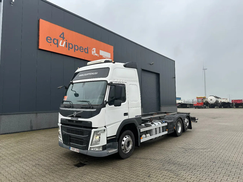 Volvo FM 380 Globetrotter 6x2, ADR (FL, AT, OX), LIFT/STEER, 636.183km - Camión chasis: foto 1 Volvo FM 380 Globetrotter 6x2, ADR (FL, AT, OX), LIFT/STEER, 636.183km - Camión chasis: foto 1