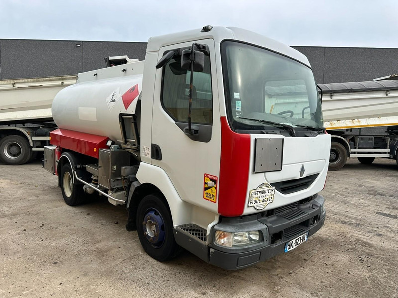 Renault MIDLUM 150 FUEL TANKER / CITERNE MAZOUT - 6500L - 3 COMPARTIMENTS - *ENGINE PROBLEM* - Camión cisterna: foto 2 Renault MIDLUM 150 FUEL TANKER / CITERNE MAZOUT - 6500L - 3 COMPARTIMENTS - *ENGINE PROBLEM* - Camión cisterna: foto 2