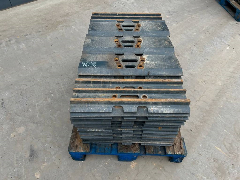 Hyundai R210 / R215 / R220 Shoes 3 Grouser 600mm - Bastidor/ Chasis para Maquinaria de construcción: foto 2 Hyundai R210 / R215 / R220 Shoes 3 Grouser 600mm - Bastidor/ Chasis para Maquinaria de construcción: foto 2