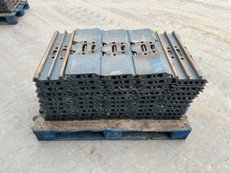 Hyundai R210 / R215 / R220 Shoes 3 Grouser 600mm - Bastidor/ Chasis para Maquinaria de construcción: foto 3 Hyundai R210 / R215 / R220 Shoes 3 Grouser 600mm - Bastidor/ Chasis para Maquinaria de construcción: foto 3