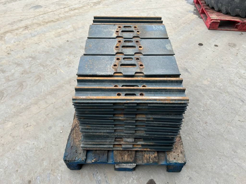 Hyundai R210 / R215 / R220 Shoes 3 Grouser 600mm - Bastidor/ Chasis para Maquinaria de construcción: foto 4 Hyundai R210 / R215 / R220 Shoes 3 Grouser 600mm - Bastidor/ Chasis para Maquinaria de construcción: foto 4