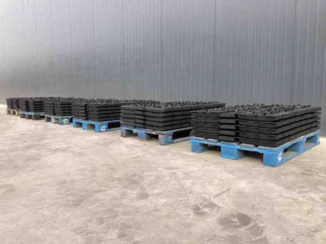 Vögele Rubber Asphalt Pads - Bastidor/ Chasis para Maquinaria de construcción: foto 1 Vögele Rubber Asphalt Pads - Bastidor/ Chasis para Maquinaria de construcción: foto 1