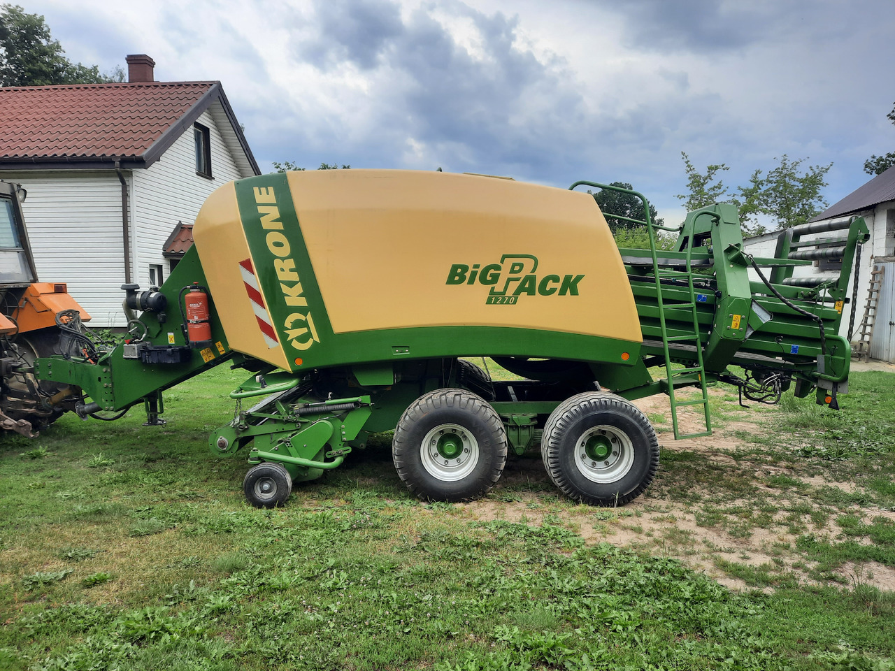 KRONE Big Pack 1270 - Empacadora de pacas cuadradas: foto 1 KRONE Big Pack 1270 - Empacadora de pacas cuadradas: foto 1
