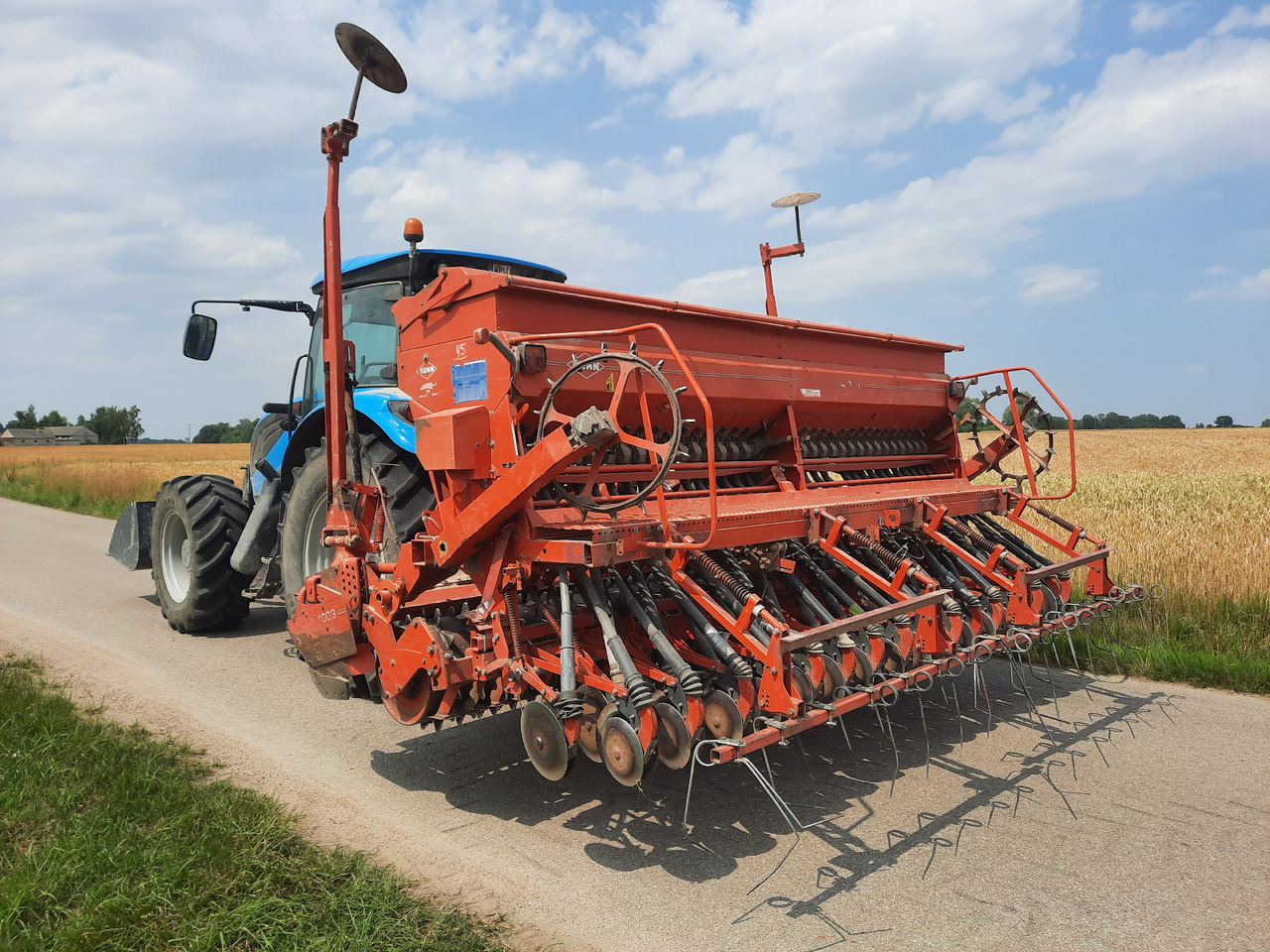 KUHN HR4003D INTEGRA 4000 - Combinado de siembra: foto 3 KUHN HR4003D INTEGRA 4000 - Combinado de siembra: foto 3