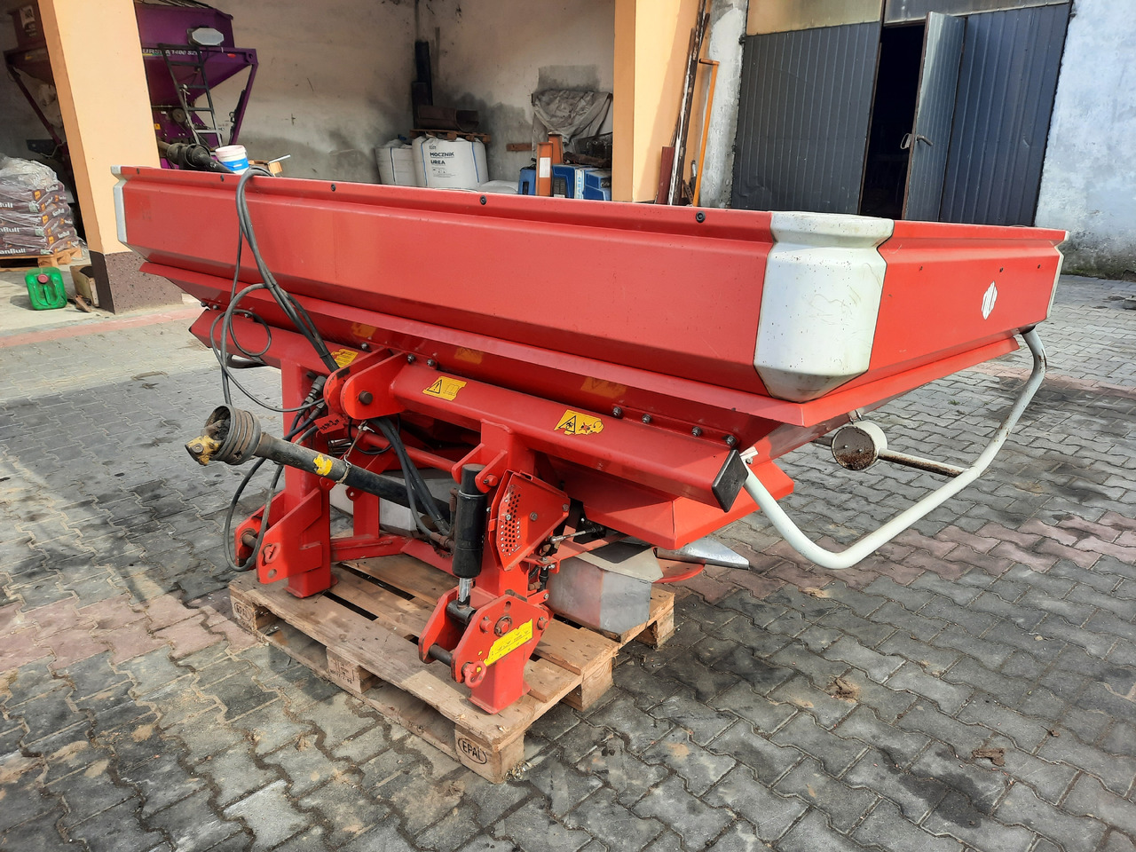 LELY CENTERLINER SX 2000 L - Esparcidor de fertilizantes: foto 1 LELY CENTERLINER SX 2000 L - Esparcidor de fertilizantes: foto 1