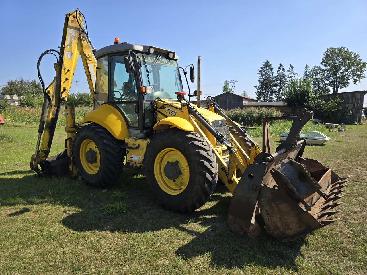 NEW HOLLAND B115-4PS - Retroexcavadora: foto 1 NEW HOLLAND B115-4PS - Retroexcavadora: foto 1