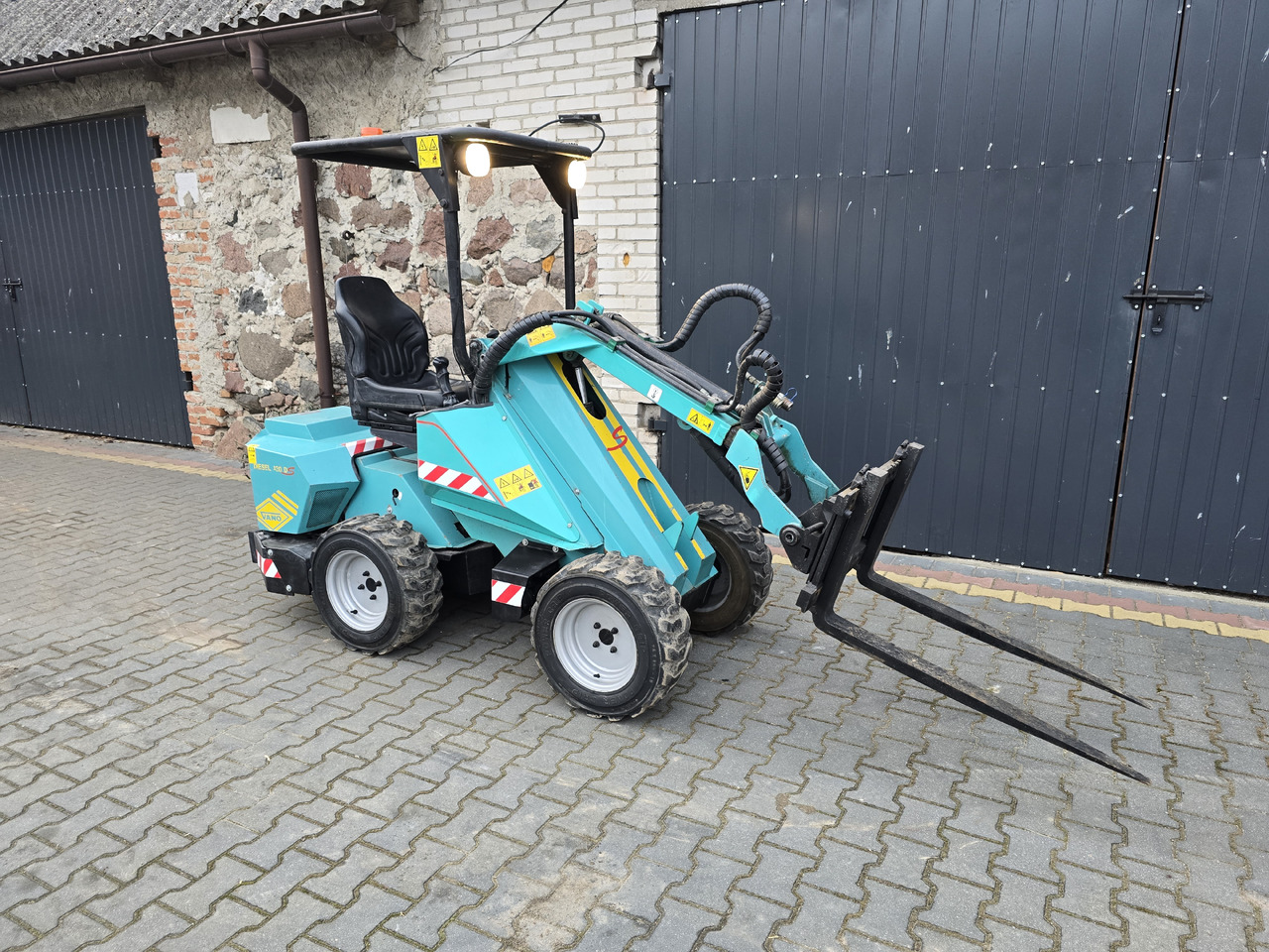 Minicargadora VANO DIESEL 120 DS: foto 1