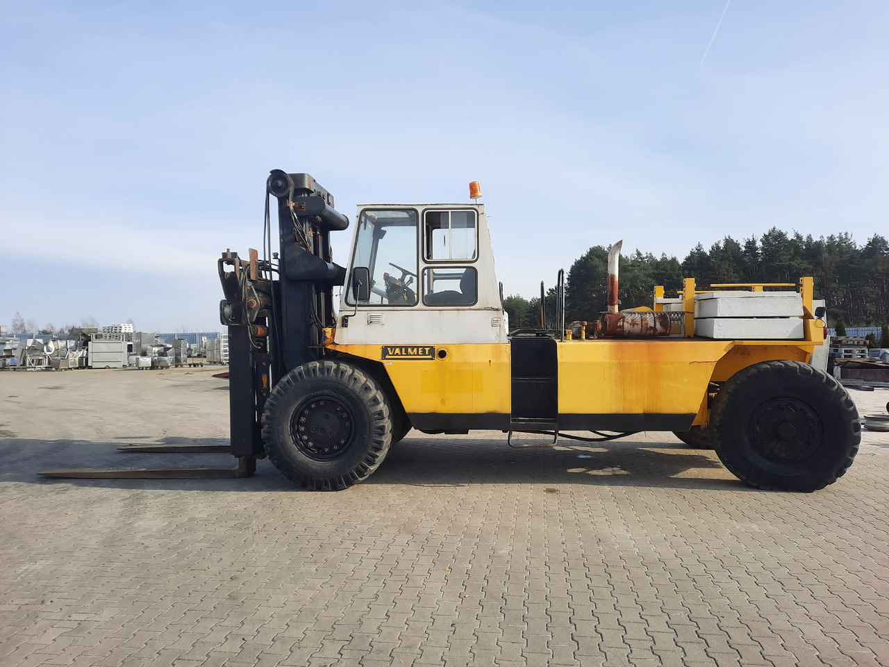 Valmet TD2712 - A25036 - Carretilla para contenedores: foto 3 Valmet TD2712 - A25036 - Carretilla para contenedores: foto 3