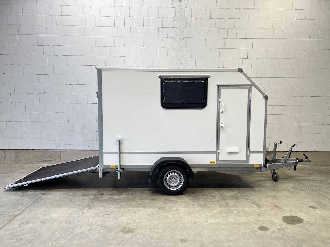 BLYSS F1330HD Seitentür,Fenster,Aero Kofferanhänger - Remolque caja cerrada: foto 3 BLYSS F1330HD Seitentür,Fenster,Aero Kofferanhänger - Remolque caja cerrada: foto 3