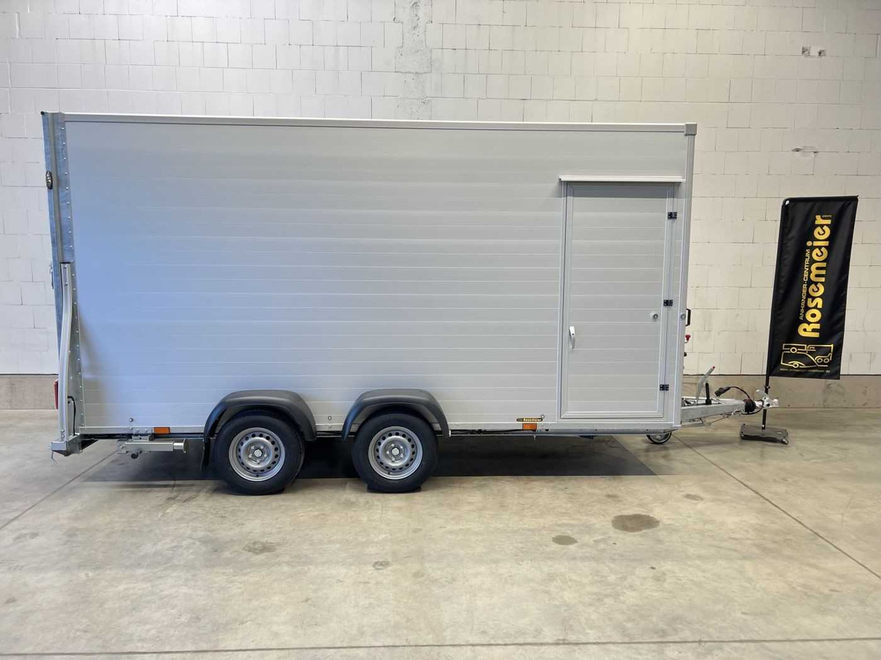 G270 Tür Kofferanhänger Sirius - Remolque caja cerrada: foto 2 G270 Tür Kofferanhänger Sirius - Remolque caja cerrada: foto 2