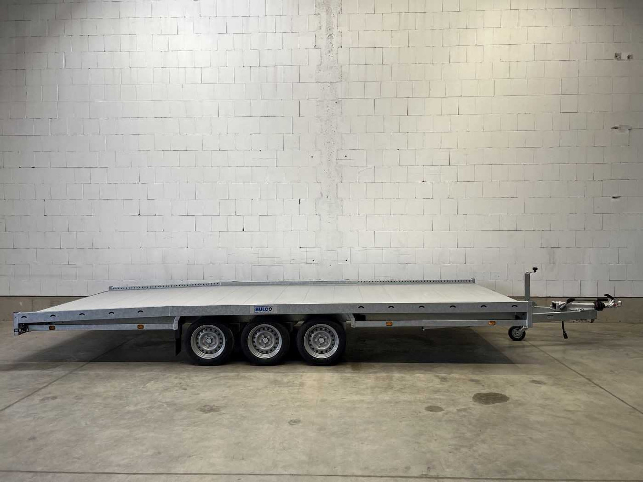 HULCO Carax-3 3500 Autotransporter - Remolque portavehículos: foto 1 HULCO Carax-3 3500 Autotransporter - Remolque portavehículos: foto 1