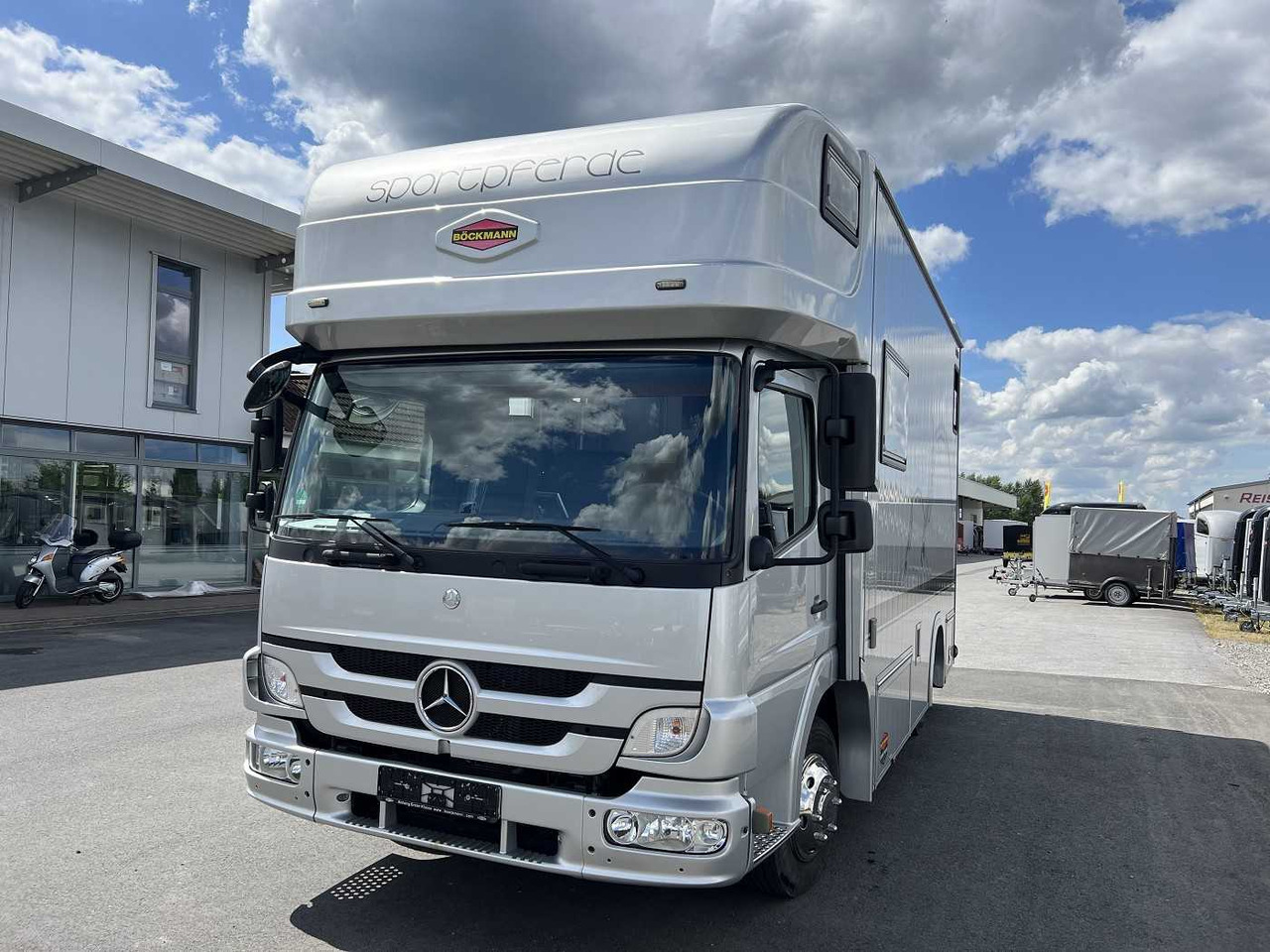 MERCEDES-BENZ Atego 918L LKW - Camión para caballos: foto 5 MERCEDES-BENZ Atego 918L LKW - Camión para caballos: foto 5