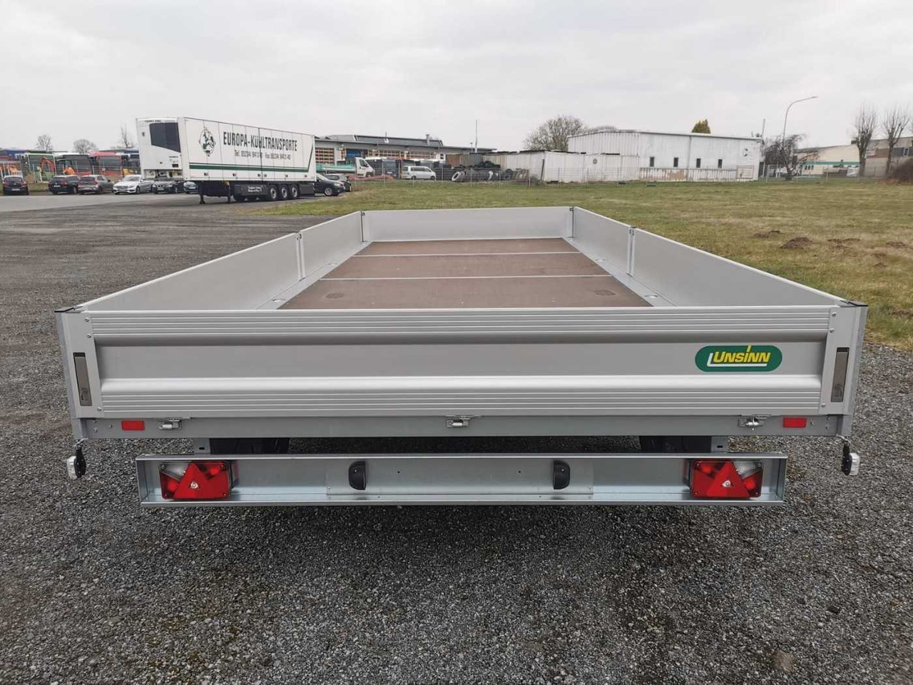 UNSINN UD-4 6024-35-13 Drehschemelanhänger - Remolque plataforma/ Caja abierta: foto 3 UNSINN UD-4 6024-35-13 Drehschemelanhänger - Remolque plataforma/ Caja abierta: foto 3