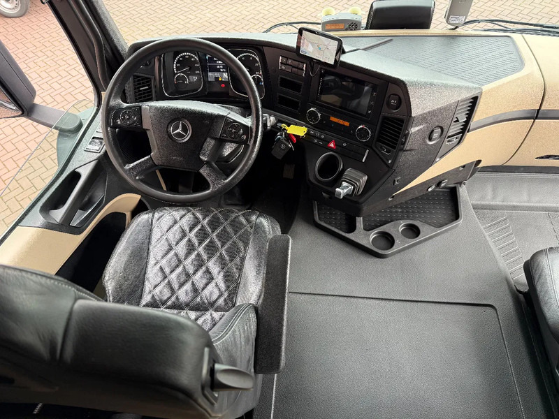 Mercedes-Benz Actros Actros 1943LS Hydrauliek / 478.040KM / Leer / Dealer onderhouden / Top staat - Cabeza tractora: foto 4 Mercedes-Benz Actros Actros 1943LS Hydrauliek / 478.040KM / Leer / Dealer onderhouden / Top staat - Cabeza tractora: foto 4