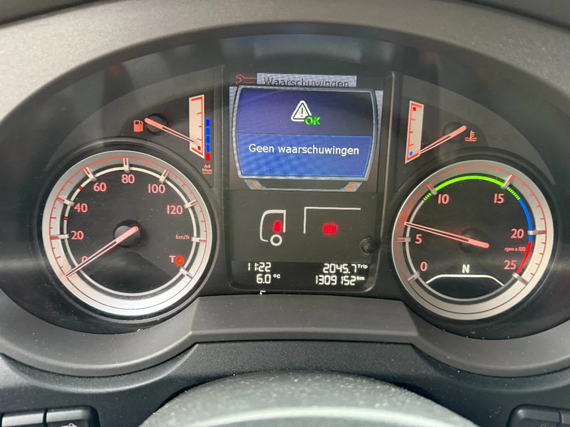 DAF XF 460 XF460 6X2 SCC EURO6 CHASSIS - HOLLAND TRUCK - SMART TACHO -TOP CONDITION!!!! - Camión chasis: foto 4 DAF XF 460 XF460 6X2 SCC EURO6 CHASSIS - HOLLAND TRUCK - SMART TACHO -TOP CONDITION!!!! - Camión chasis: foto 4