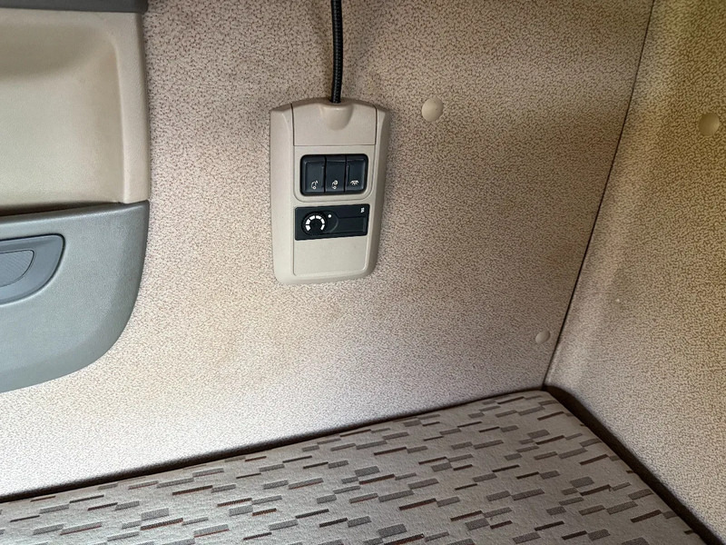 Camión chasis DAF XF 460 XF460 6X2 SCC EURO6 CHASSIS - HOLLAND TRUCK - SMART TACHO -TOP CONDITION!!!!: foto 14 Camión chasis DAF XF 460 XF460 6X2 SCC EURO6 CHASSIS - HOLLAND TRUCK - SMART TACHO -TOP CONDITION!!!!: foto 14