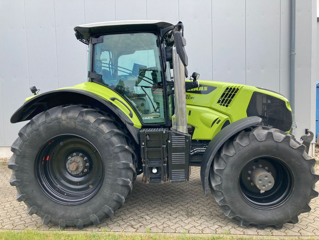 CLAAS Axion 830 CMATIC - Tractor: foto 1 CLAAS Axion 830 CMATIC - Tractor: foto 1