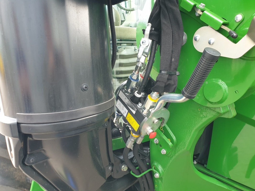 John Deere 6100M **MIETRÜCKLÄUFER** - Tractor: foto 5 John Deere 6100M **MIETRÜCKLÄUFER** - Tractor: foto 5