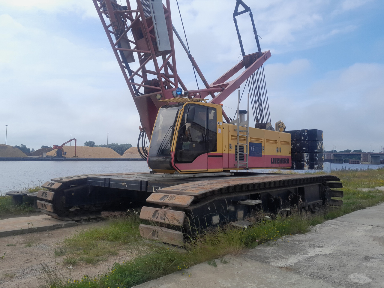 Liebherr LR1130 - Maquinaria de construcción: foto 2 Liebherr LR1130 - Maquinaria de construcción: foto 2