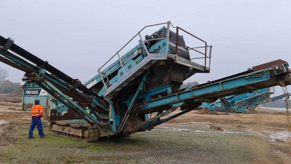 Powerscreen CHIEFTAIN 1400 Raupmobile Siebanlage - Cribadora: foto 1 Powerscreen CHIEFTAIN 1400 Raupmobile Siebanlage - Cribadora: foto 1