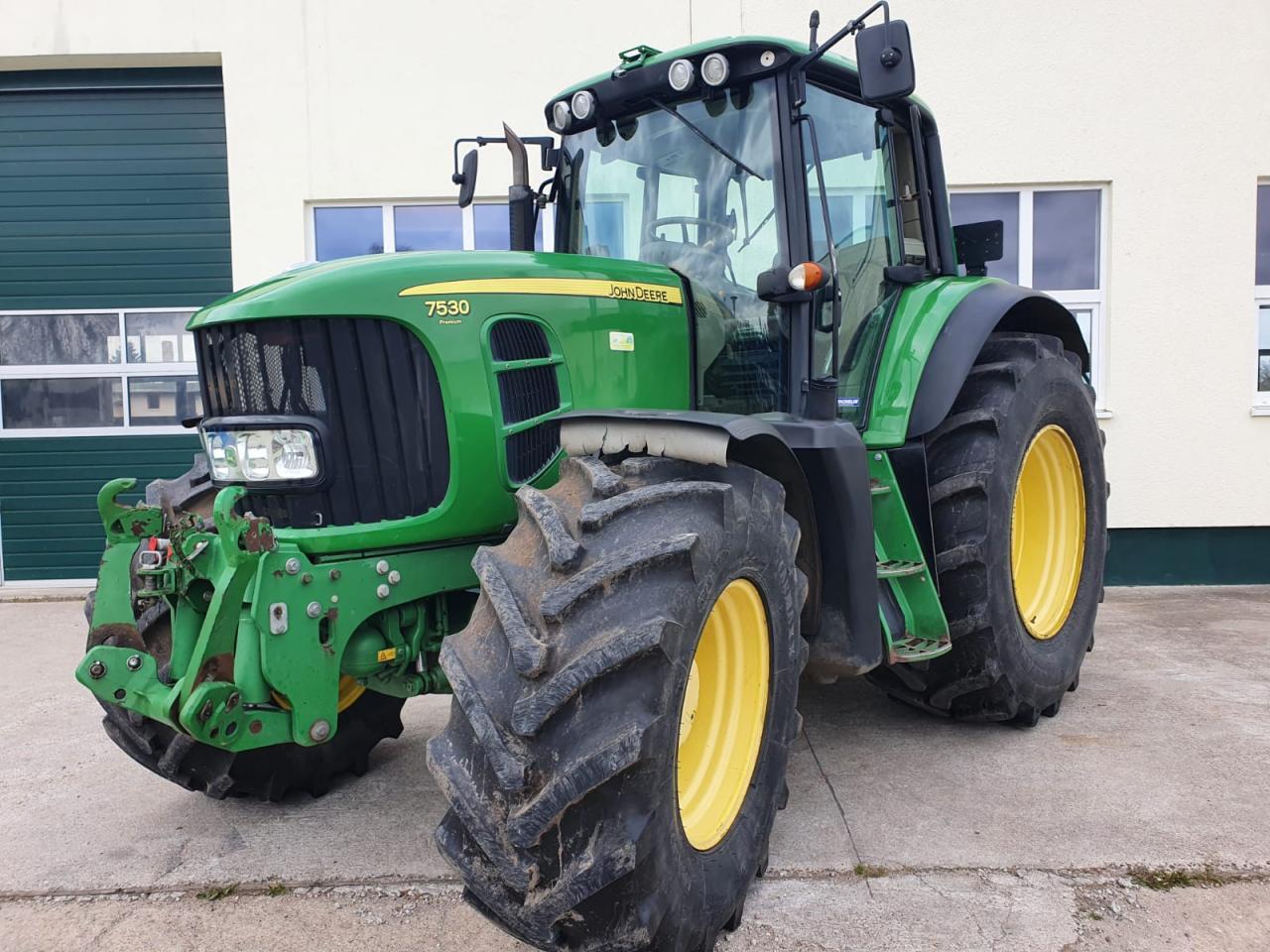 John Deere 7530 Premium - Tractor: foto 1 John Deere 7530 Premium - Tractor: foto 1