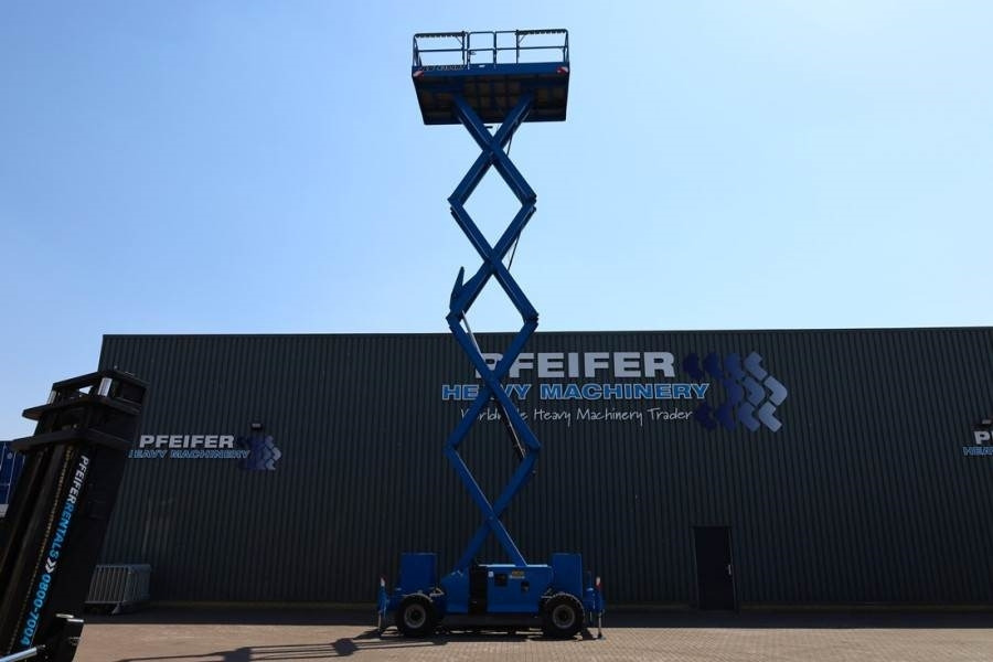 JLG 4394RT Diesel, 4x4 Drive, 15.1m Working Height, 56 - Plataforma de tijeras: foto 3 JLG 4394RT Diesel, 4x4 Drive, 15.1m Working Height, 56 - Plataforma de tijeras: foto 3