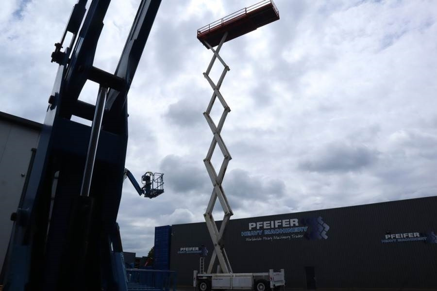 Liftlux SL320-30DS Diesel, 4x4 Drive, 34m Working Height, - Plataforma de tijeras: foto 3 Liftlux SL320-30DS Diesel, 4x4 Drive, 34m Working Height, - Plataforma de tijeras: foto 3