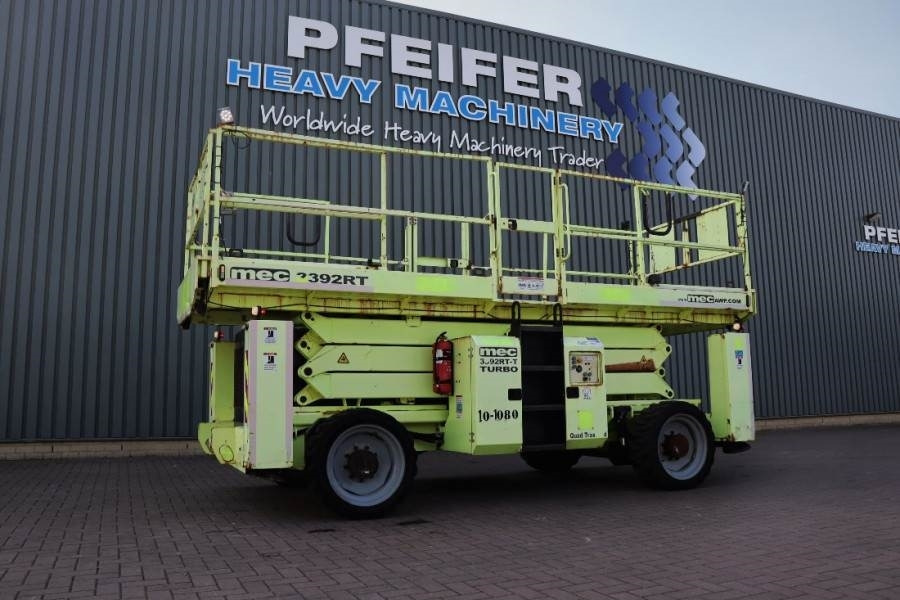 MEC 3392RT-T Diesel, 4x4 Drive, 12m Working Height, 12 - Plataforma de tijeras: foto 1 MEC 3392RT-T Diesel, 4x4 Drive, 12m Working Height, 12 - Plataforma de tijeras: foto 1