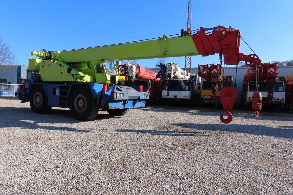 Tadano TR 250 E - Autogrúa: foto 1 Tadano TR 250 E - Autogrúa: foto 1