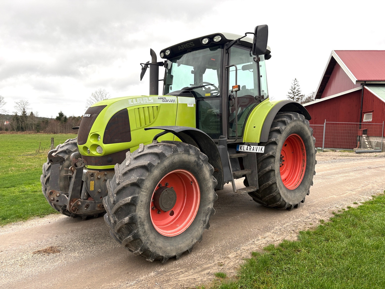 Claas Ares 697 ATZ - Tractor: foto 1 Claas Ares 697 ATZ - Tractor: foto 1