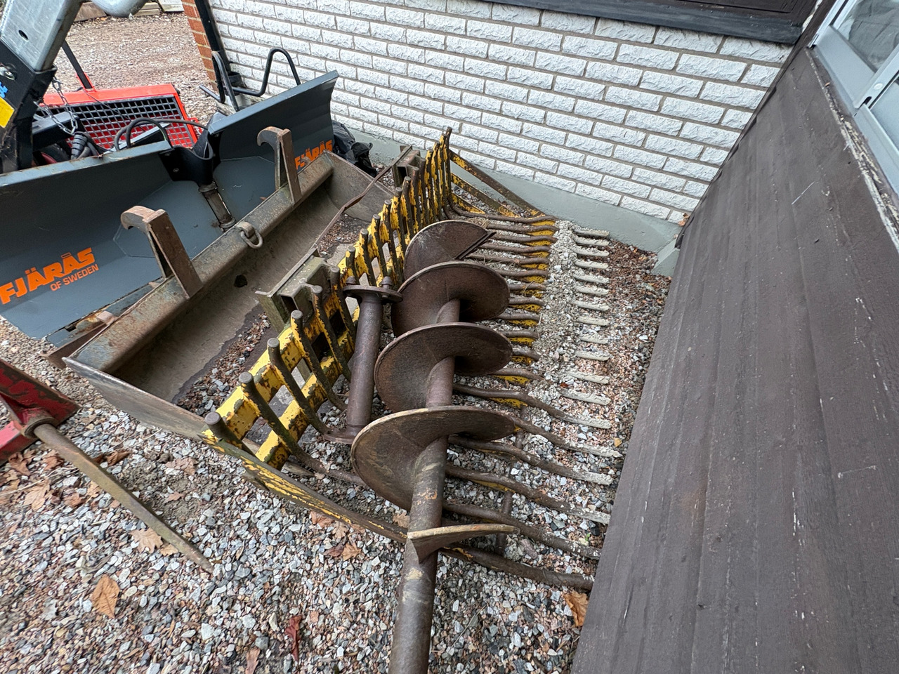 Vreten - Equipo de construcción: foto 1 Vreten - Equipo de construcción: foto 1